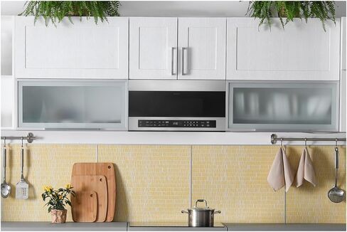 فرن ميكروويف SHARP SMO1759JS ذكي فوق النطاق مع قرص دوار دائري مقاس 13.6 بوصة، 30 بوصة، 1.7 قدم مكعب، 1000 وات، مروحة 300CFM، مستشعر للطهي، متوافق مع Alexa، زجاج أسود من الحافة إلى الحافة in Kuwait