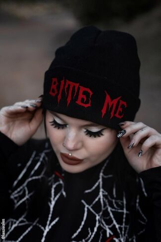 VampireFreaks Bite Me Beanie باللون الأسود in Saudi Arabia