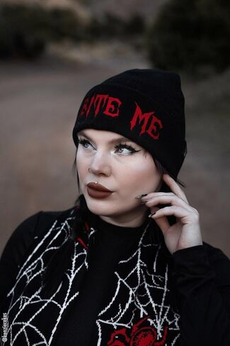 VampireFreaks Bite Me Beanie باللون الأسود in Saudi Arabia
