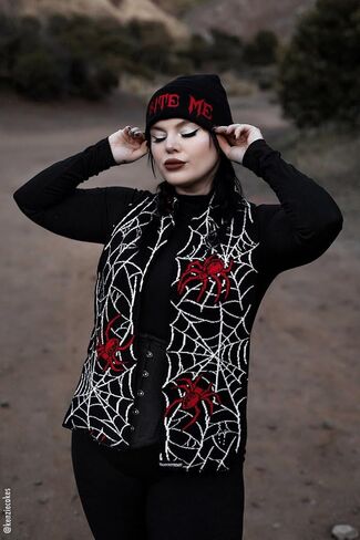 VampireFreaks Bite Me Beanie باللون الأسود in Saudi Arabia