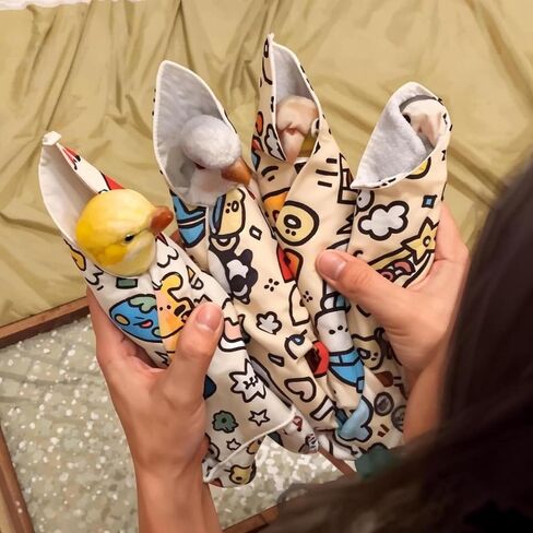 Self Adhering Parrot Grooming Wrap, Anti Scratch Pet Bird Restraint Swaddle Wrap, Anti Escape Parrot Wrapping Cloth for Nail Trimming and Medication, 1 Piece in Kuwait