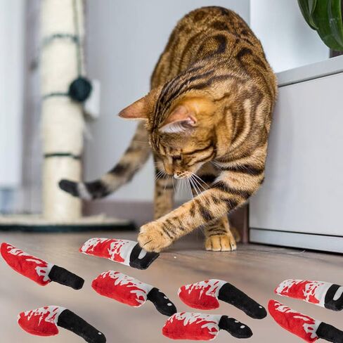 8pcs Catnip Toy, Indoor Knife Shaped Cat Toy Horror Plush Interactive Chew Bite Toys for Halloween Christmas Cat Kitten Indoor Festive Holiday Cat Lover Gift in Kuwait