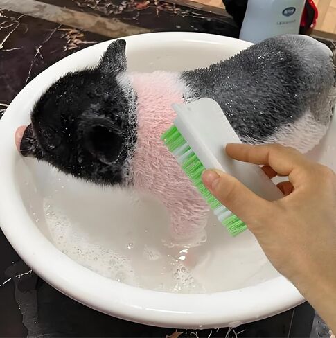 4PCS Pig Enrichment Toy,2-in-1 Self-Grooming and Scratch Brush for Mini Pigs,Reduces Stress,Mini Pigs Self Cleaning Slicker Brushes,Green & White Diamond Pattern,Easy Install for Pens Barns or Yards in Kuwait