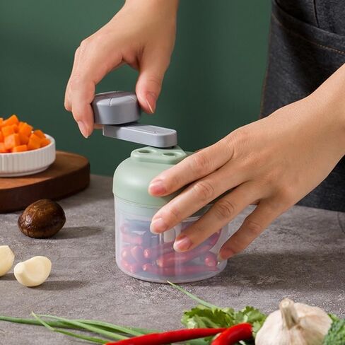 Mini Hand Crank Vegetable Chopper, Handheld Food Chopper, Garlic Chopper, Quick Manual Vegetable Processor for Onion, Garlic, Salad, Salsa, Fruit (green) in Saudi Arabia