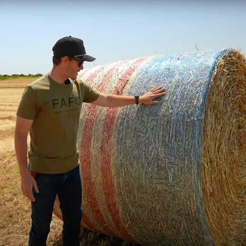 غلاف شبكي فاخر من Bale Tuff | تصميم الحرية باللون الأحمر والأبيض والأزرق للتبن وسيقان الذرة والبرسيم الحجازي والمزيد! | حماية عالية القوة للبايل (67 × 8000) in Kuwait