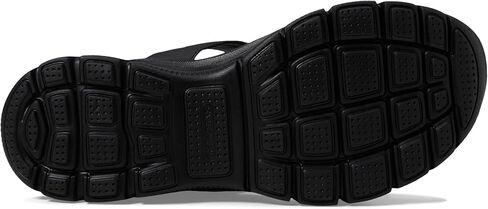 صندل نسائي من Skechers سهل الانزلاق in Saudi Arabia