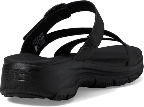صندل نسائي من Skechers سهل الانزلاق in Saudi Arabia
