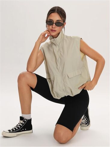 Verdusa Women's Cropped Cargo Vest Zip Up Streetwear Sleeveless Lightweight Jacket with Pockets in Saudi Arabia