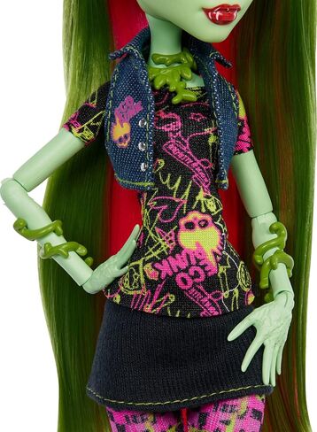 دمية Monster High Boo-riginal Creeproduction، نسخة قابلة للجمع من Venus McFlytrap مع حامل الدمية والمذكرات وChewlian للحيوانات الأليفة in Kuwait