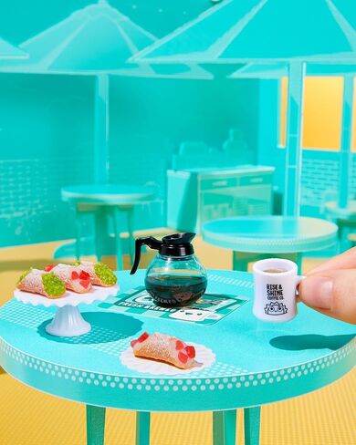 MGA's Miniverse Make It Mini Cafe Series 6، مقتنيات صغيرة - تغليف غامض غامض، DIY، لعب الراتنج، طبق الأصل من الطعام، غير صالح للأكل، جامعي، 8+ in Kuwait