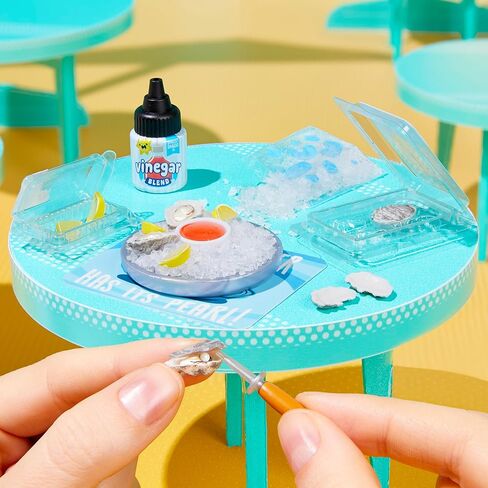 MGA's Miniverse Make It Mini Cafe Series 6، مقتنيات صغيرة - تغليف غامض غامض، DIY، لعب الراتنج، طبق الأصل من الطعام، غير صالح للأكل، جامعي، 8+ in Kuwait