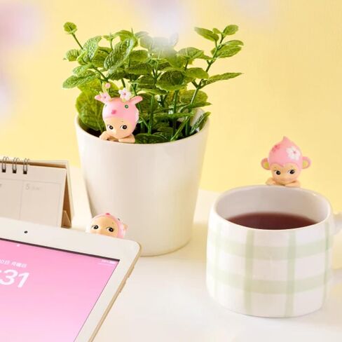 Sonny Angel Cherry Blossom HIPPERS - شخصية صغيرة مزخرفة أصلية/سلسلة إصدار محدود - 1 صندوق مخفي مغلق in Kuwait
