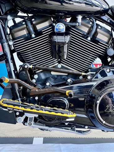 رافعة ناقل الحركة الداخلية للدراجة النارية مجموعة رافعة عمود الدوران مناسبة لدراجة Harley Softail 1986-2017 Touring 1988-2025 Road King Breakout Street Gldie in Kuwait