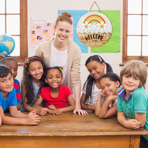 JarThenaAMCS Boho Classroom ترحيب علامة العودة إلى المدرسة علامة باب المعلم مرحبًا بكم في إكليل شماعات باب الفصل الدراسي الخاص بنا لليوم الأول من لوحة إعلانات المدرسة ديكور جدار النافذة، 11.4 بوصة in Kuwait