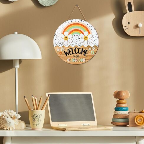 JarThenaAMCS Boho Classroom ترحيب علامة العودة إلى المدرسة علامة باب المعلم مرحبًا بكم في إكليل شماعات باب الفصل الدراسي الخاص بنا لليوم الأول من لوحة إعلانات المدرسة ديكور جدار النافذة، 11.4 بوصة in Kuwait