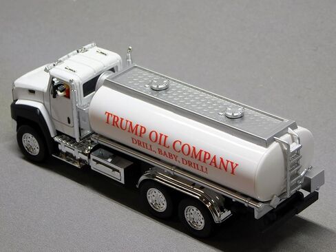 شاحنة خزان النفط MTH RAILKING دونالد جي ترامب DIE-CAST مقاس 1:50 مقياس O 30-50121 in Kuwait