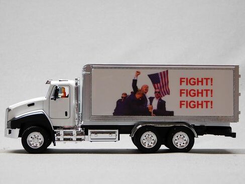 شاحنة صندوقية من MTH RAILKING دونالد جي ترامب DIE-CAST بمقياس 1:50 مقاس O 30-50120 in Kuwait