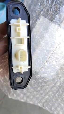 لتويوتا OE 84840-47040 مفتاح تحرير الباب الخلفي لـ ياريس ، بريوس ، لـ RAV4 ، RX in Kuwait