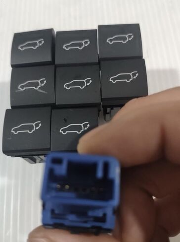 مفتاح تحرير مزلاج الباب الخلفي 84966-F6010 لعام 2020-2024 لـ RX 350h in Kuwait
