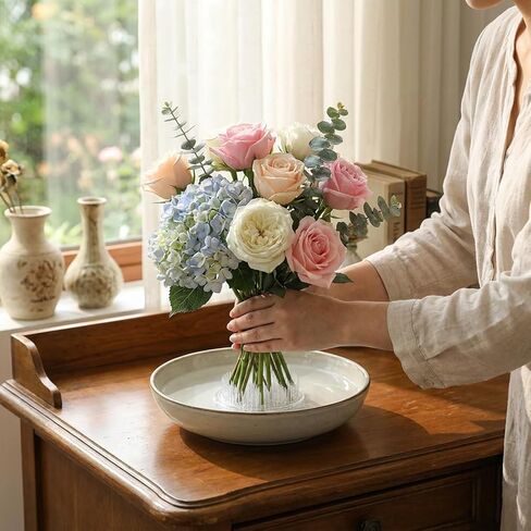 Chsoejuf 4 Pcs Flower Frogs, 2.76 Inch Clear Plastic Floral Frog Pin with Suction Cup, 70mm Round Flower Arrangement Holders for Vase Wedding Home Party Decor in Kuwait