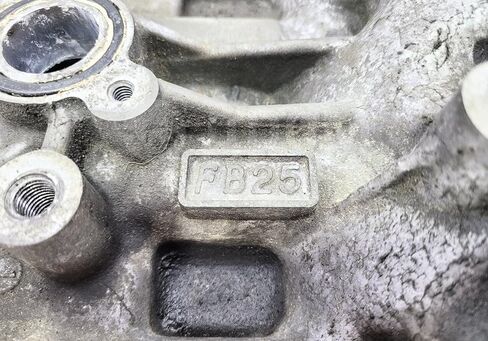 أصلي - مجموعة كتلة الأسطوانة 11010AB220 متوافقة مع سوبارو فورستر 2.5L H4 DOHC 2011-2013 in Kuwait