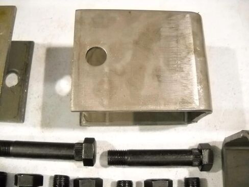 EQ-356 مجموعة شماعات زنبركية للمحور الترادفي، SHK-TA-SB-356E لمجموعة إصلاح تعليق أوراق العربات R وP، تناسب نوابض 3500-7000 رطل 1 3/4 بوصة من العين إلى العين in Kuwait