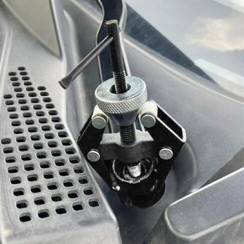 Car Wiper Arm Puller And Battery Terminal, Wiper Arm Puller Two Claw, Wiper Removal Tool, Wiper Arm Remover in Kuwait