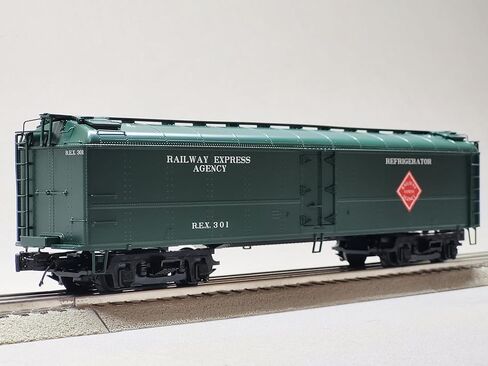 M.T.H. Electric Trains MTH Premier Railway Express Agency R50B Express Reefer #301 O Gauge 20-94754-301 in Kuwait