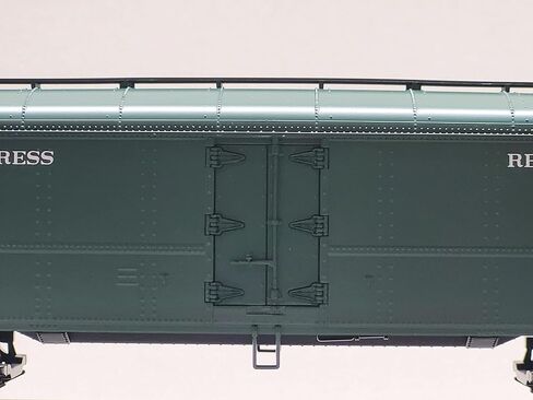 M.T.H. Electric Trains MTH Premier Railway Express Agency R50B Express Reefer #301 O Gauge 20-94754-301 in Kuwait
