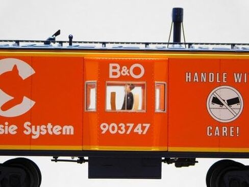 Lionel Chessie Bay Window Caboose #903747 O Gauge Train CAR 2526710 in Kuwait