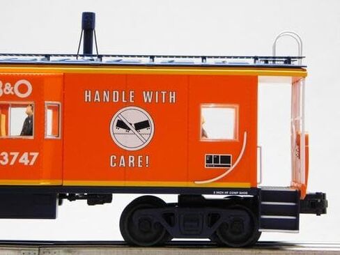 Lionel Chessie Bay Window Caboose #903747 O Gauge Train CAR 2526710 in Kuwait