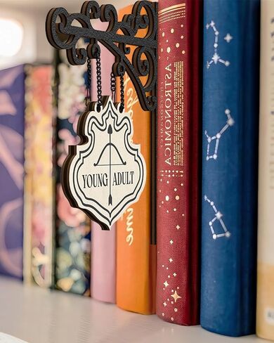 لافتات Sonloka Book Nook Tavern Signs، 5 قطع فواصل خشبية لرف الكتب، زاوية كتب على طراز العصور الوسطى لديكور رف الكتب، ديكور مكتبة المنزل، عرض كتب الطاولة، ملحقات أرفف الكتب in Kuwait