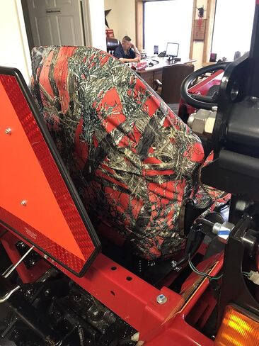 أغطية مقاعد Durafit، متوافقة مع أغطية مقاعد Mahindra لجميع موديلات الجرارات الحالية مع مقعد من قطعة واحدة مع مساند للذراعين. ليس للمقاعد المعلقة. (MC2 أحمر) 1 in Kuwait