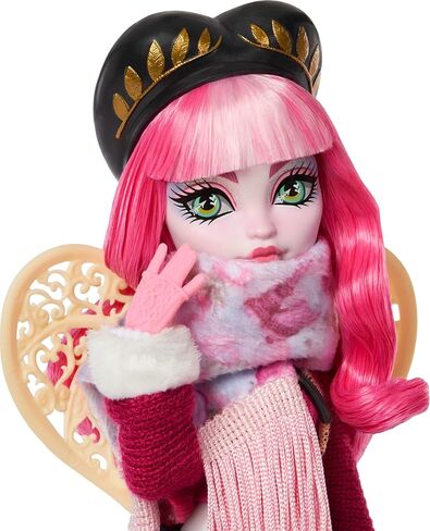 مجموعة دمية وإكسسوارات Monster High Skulltimate Secrets Cupid Asteria، الوجهة: Cabin Slay-Cation مع حقيبة وأكثر من 19 مفاجأة مثل الملابس in Kuwait