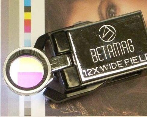 Beta BETAMAG12XWLED Hand-held 12X Wide Field Magnifier with Dual LED, 5/16" Field of View, Threaded Lens Barrel, Locking Ring Barrel, Scratch Resistant Lenses, Distortion Free Viewing in Kuwait