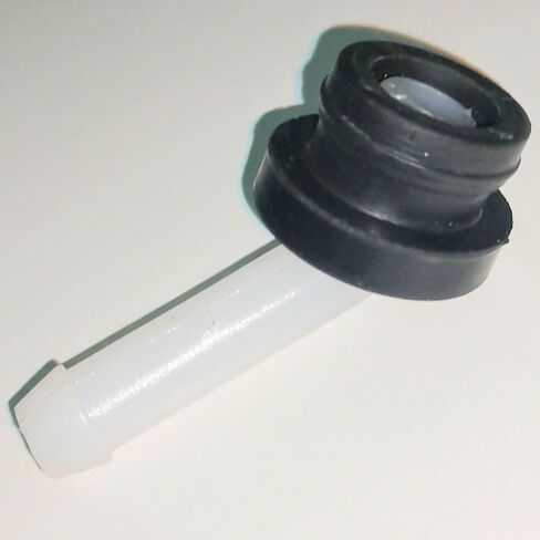 Pirate Mfg Master Cylinder قابس مطاطي مع أنبوب مدخل الخزان - Bug 67-79 in Kuwait