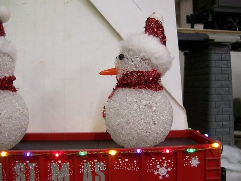 MTH O Gauge RED Christmas Holiday Gondola W/Lighted Snowmen in Kuwait