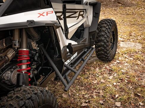 قضبان نيرف الانزلاقية الصخرية شديدة التحمل من SuperATV لعام 2016+ Polaris RZR XP Turbo | التجاعيد السوداء | مصنوعة من أنابيب فولاذية بقطر 1.5 بوصة | تحمي من الأشجار والصخور على الطرق الضيقة in Kuwait