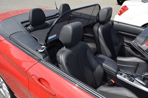 تناسب عاكسات الرياح Love The Drive سيارات BMW الفئة الثانية المكشوفة من عام 2015 حتى عام 2020، كما تُعرف عاكسات الرياح Love The Drive&Trade أيضًا باسم حاجز الرياح ومانع الرياح وجهاز تشويش الرياح in Kuwait