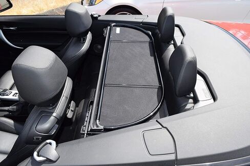 تناسب عاكسات الرياح Love The Drive سيارات BMW الفئة الثانية المكشوفة من عام 2015 حتى عام 2020، كما تُعرف عاكسات الرياح Love The Drive&Trade أيضًا باسم حاجز الرياح ومانع الرياح وجهاز تشويش الرياح in Kuwait