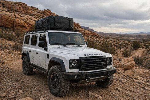 SR1 Performance USA Waterproof Rooftop Cargo Bag – Car Roof Carrier for Cars/SUVs with/Without Rack, Includes Non-Slip Mat, Heavy-Duty Straps, Lock for Secure Travel Storage (20 Cubic Feet, No Logo) in Saudi Arabia