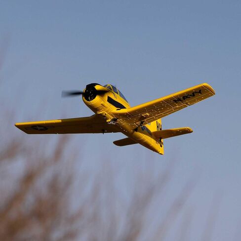 HobbyZone RC Airplane T-28 Trojan 450mm RTF (كل ما يلزم للطيران متضمن) مع خزنة، HBZ-1228 in Kuwait