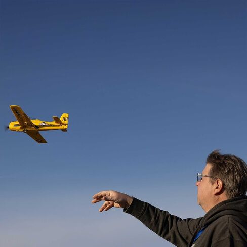 HobbyZone RC Airplane T-28 Trojan 450mm RTF (كل ما يلزم للطيران متضمن) مع خزنة، HBZ-1228 in Kuwait