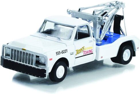 Greenlight 44965-B إصدار خاص من هوليوود - جمعية Fall Guy Stuntman - 1969 Chevy C-30 Dualy Wrecker - Jerry's Towing 1:64 Scale in Kuwait