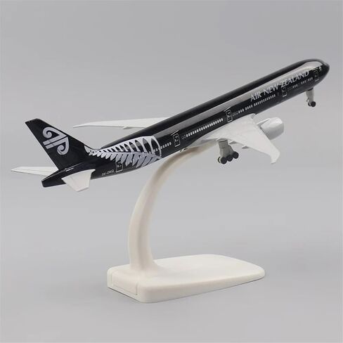 نموذج طائرة معدنية مصغرة مقياس 20cm1: 400 نيوزيلندا Boeing777 محاكاة الطيران الصبي هدية لعبة طائرة لعبة أطقم in Kuwait