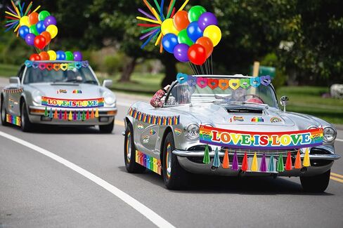ديكورات قوس قزح برايد - لافتة الحب مع مغناطيس، مجموعة بالونات ملصقات، ديكور حفلات LGBT للسيارة، المكتب، الطفو، النافذة، لوحة الإعلانات in Kuwait