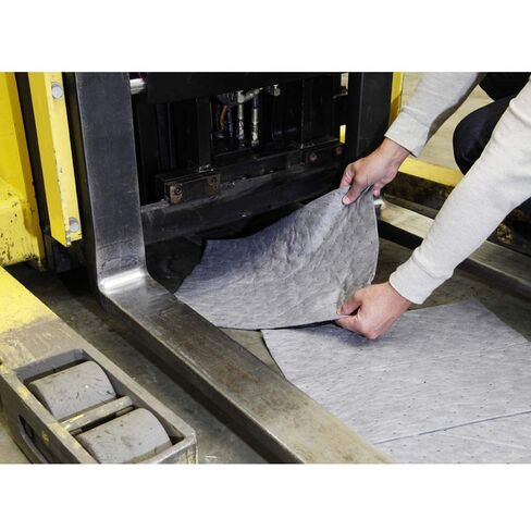 Universal Defender Absorbent Mat Pad, Lightweight, Polypropylene, 19" x 15" (L x W), Gray, Pack of 200 (GPB200S) in Kuwait
