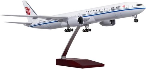 Miniature Scale 1:157 for Boeing B777 Airplane Model Civil Aviation Airliner Simulation Collectible Ornaments 47Cm Flying Toy Game Kits(with Light) in Kuwait