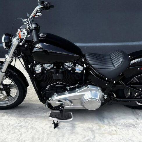 ألواح الأرضية الأمامية لدراجة Harley Softail 2018-2024 Breakout Deluxe Fat Bob Fat Boy Heritage Low Rider Slim Street Bob Sport Glide Wide Rider أوتاد الطرق السريعة المضادة للانزلاق (كروم) in Kuwait