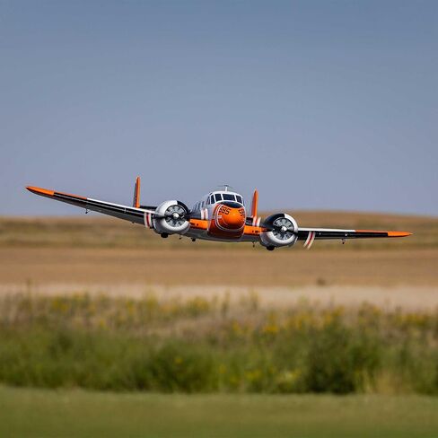 E-flite RC طائرة Beechcraft D18/RC-45J 1.5m BNF Basic (جهاز الإرسال والبطارية والشاحن غير متضمن) مع AS3X+ وآمنة، EFL-3726 in Kuwait